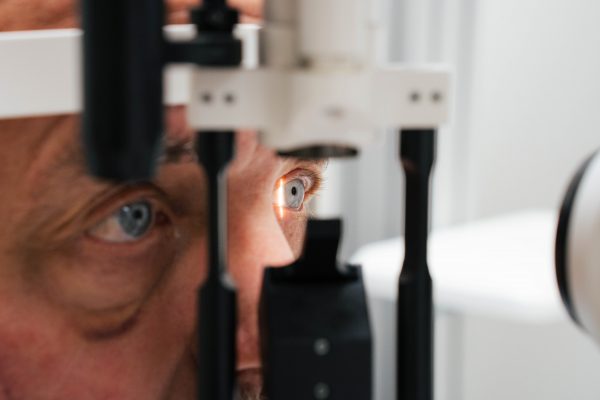 Maux de tête et fatigue visuelle : quand faire contrôler sa vue ?