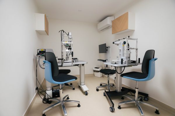 Salle dédiée aux injections intravitréennes au Centre Votre Vision à Albi