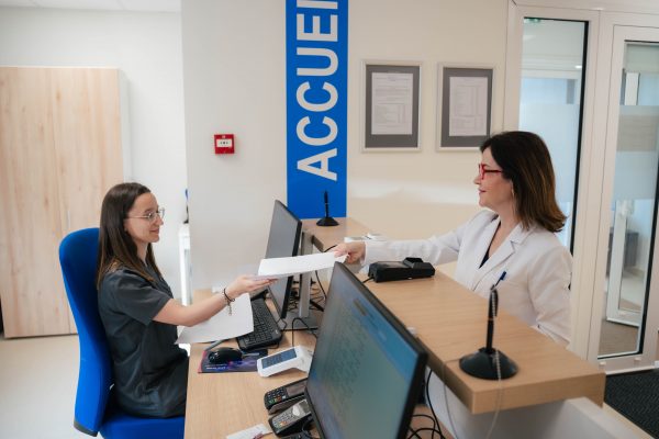 Pourquoi nos secrétaires médicales sont essentielles dans votre parcours de soins